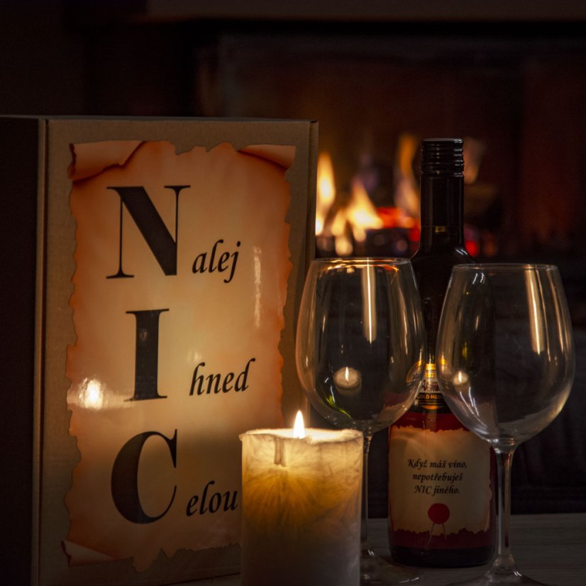 NIC – dárek s vínem pro ty, co nic nechtějí - velká sada černá - Barva vína: Kombinace barev
